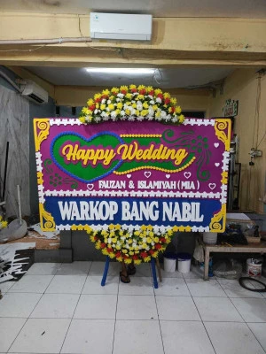 Papan Bunga di Kawasan Industri Ejip